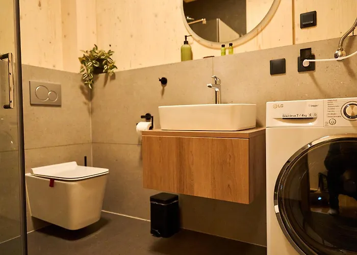 1-bedroom Adam With Free Parking *